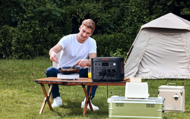 Jackery Explorer 2000 Plus v2 beim Camping