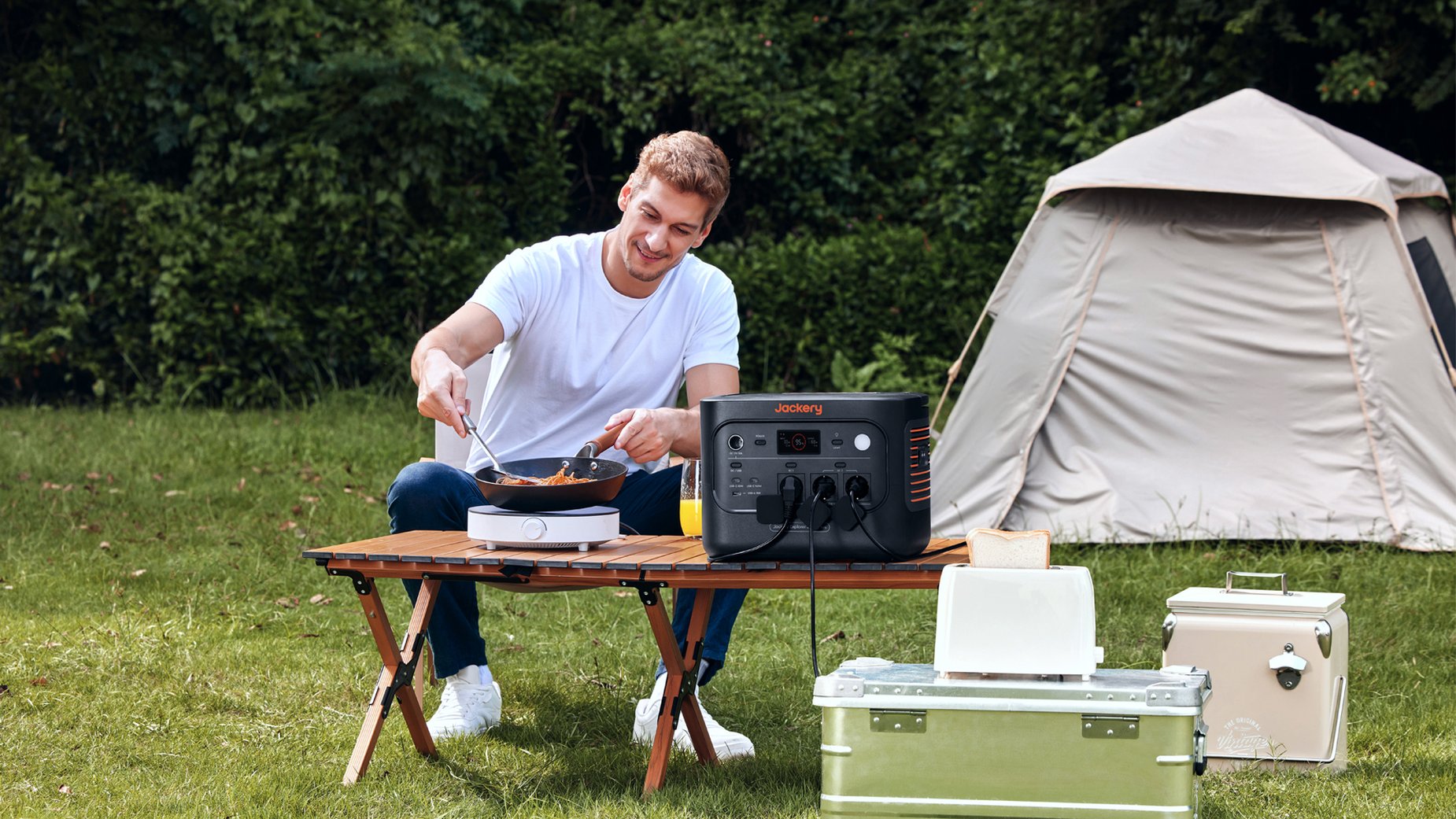 Jackery Explorer 2000 Plus v2